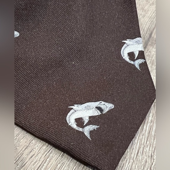 Embroidered Woven Shark Pattern Tie Burkhardt’s Cincinnati OH Designer Brown EUC - Picture 6 of 13